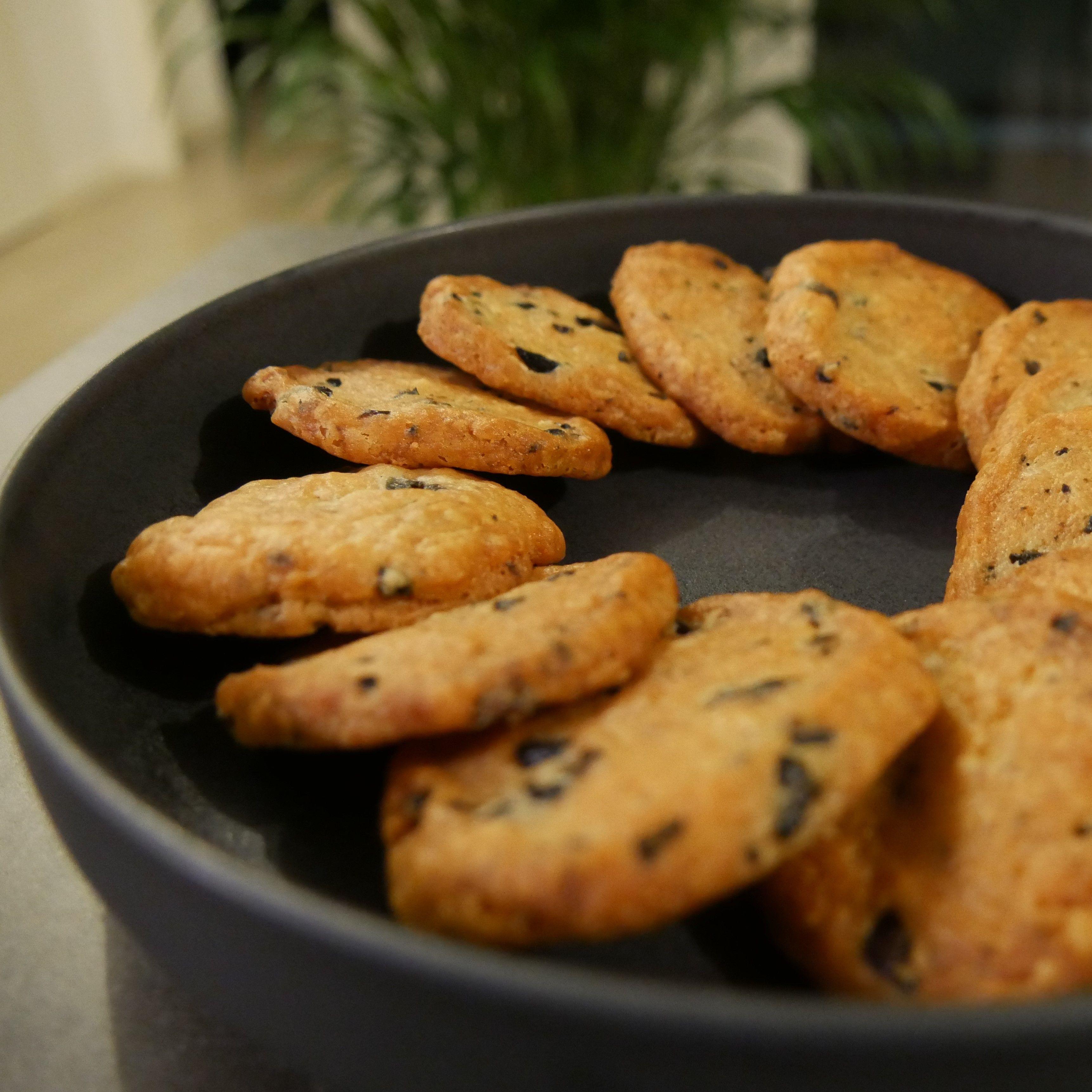 Sablés au parmesan et aux olives